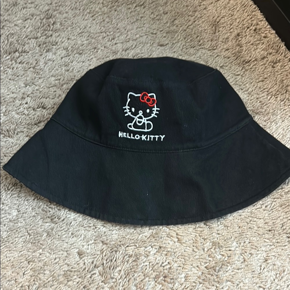 Hello Kitty reversible bucket hat